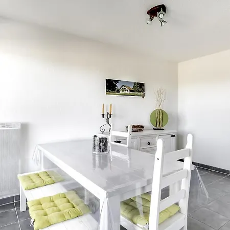 - T2 Avec Parking, Balcon Et 4 Couchages Apartment *