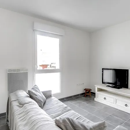 Apartment - T2 Avec Parking, Balcon Et 4 Couchages