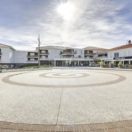 - T2 Avec Parking, Balcon Et 4 Couchages * Biscarrosse-Plage